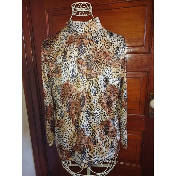5/$25 EUC Sz Med Long Sleeve Pullover Animal Print Mock-Neck Cheetah Leopard - Picture 1 of 5